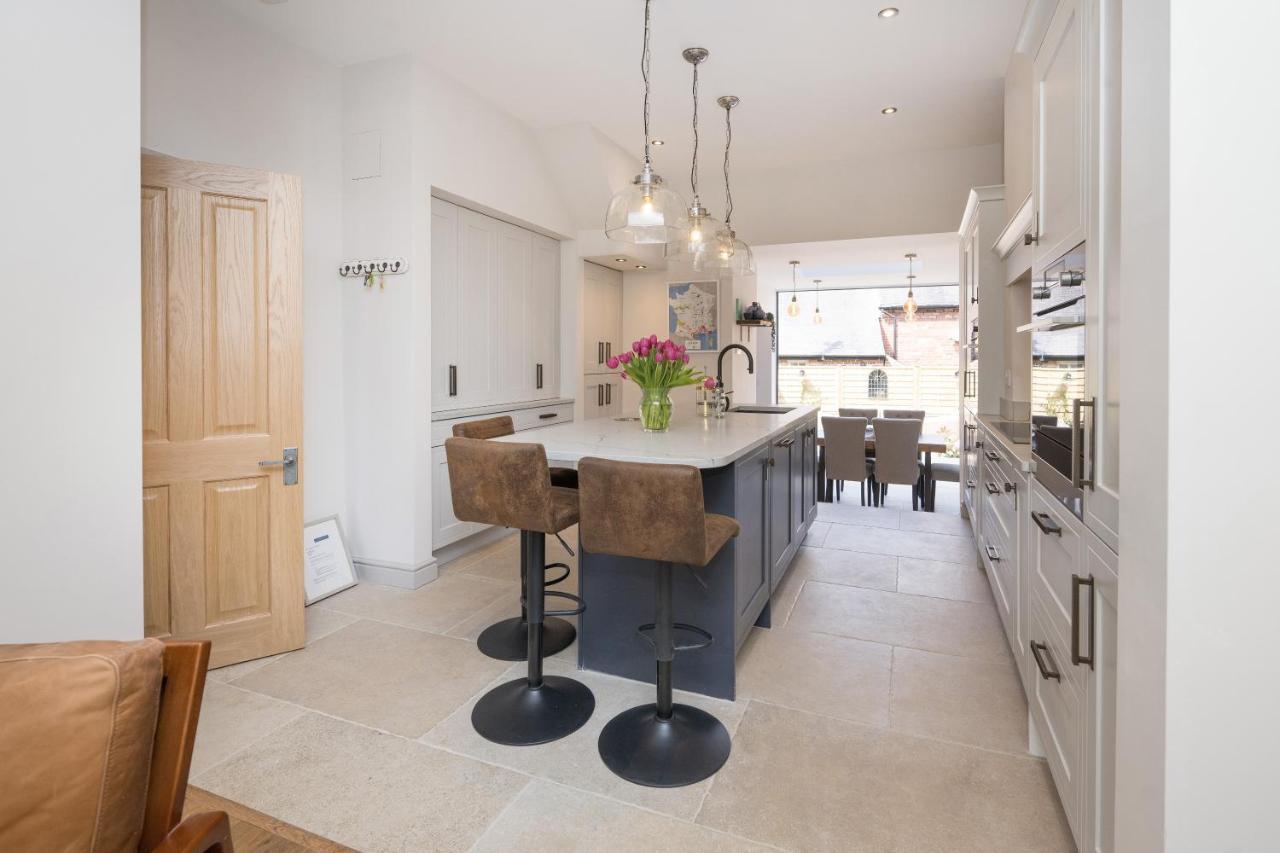 Townhouse By Harrogate Serviced Apartments Экстерьер фото